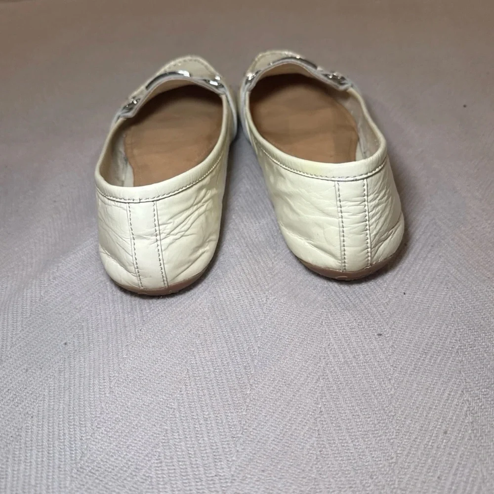 Coach Pierce Off White Patent Leather Silver C Logo Driving Loafer Flats Woman 9